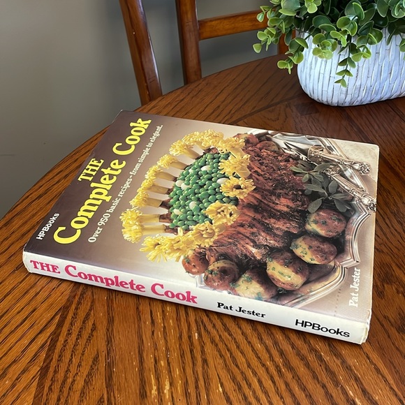 Vintage 1984 Cookbook Pat Jester The Complete Cook Hardcover - 950 Basic Recipes - Picture 3 of 16